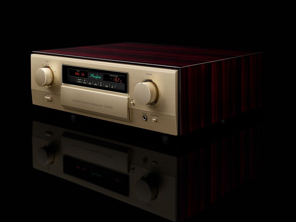 Accuphase C-2900