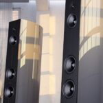 Acoustic Energy Corinium disponible en finition Midnight Silver